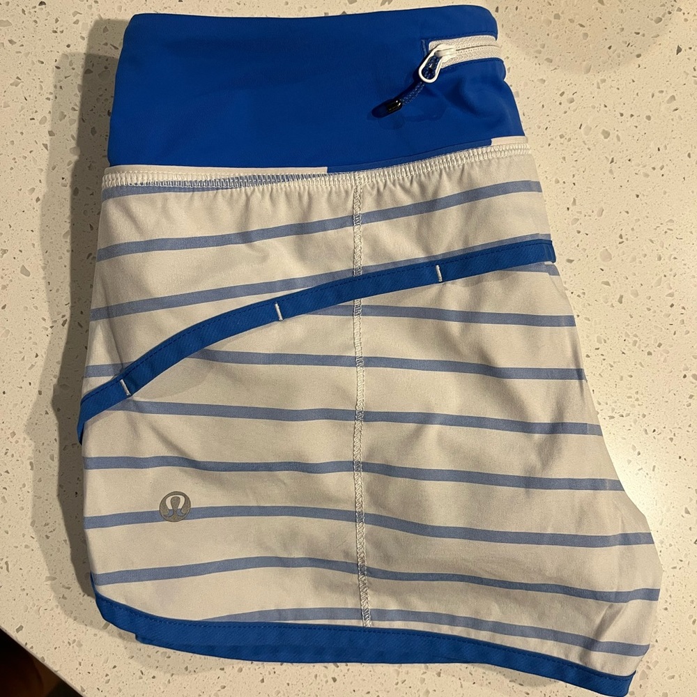 Retired print Lululemon Speed Up Shorts